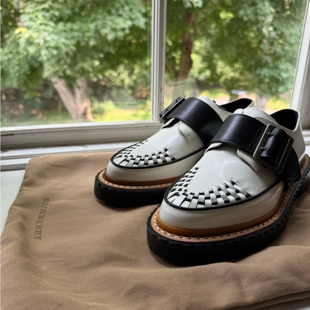 Burberry Monochrome Leather Mason Buckle Strap Platform Creepers Size 37